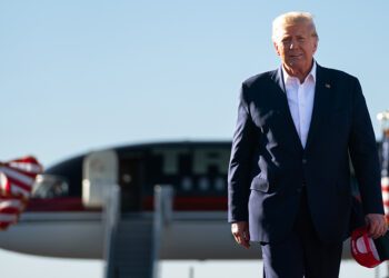Demi Kalahkan Harris, Trump Targetkan Pemilih Apatis