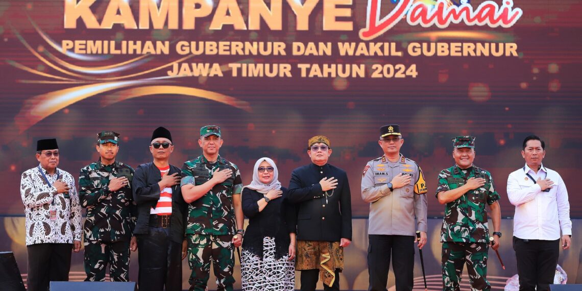 Pj Gubernur Jatim Adhy Karyono saat menghadari acara Deklarasi Kampanye Damai Pilgub Jatim 2024. Sumber foto : Pemprov Jatim