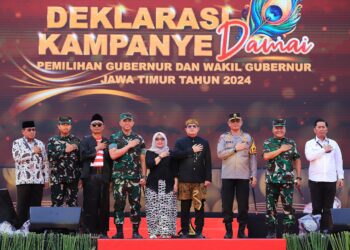 Pj Gubernur Jatim Adhy Karyono saat menghadari acara Deklarasi Kampanye Damai Pilgub Jatim 2024. Sumber foto : Pemprov Jatim