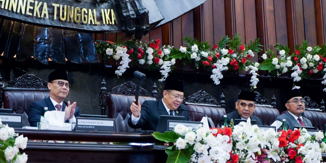 Ketua MPR RI, Bambang Soesatyo, saat memimpin Sidang Paripurna Terakhir MPR RI Periode 2019-2024. Sumber foto : Setjen DPR/MPR