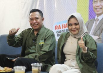 Ra Hamid (Kiri) Bersama Gina Belanza (Kanan) dalam acara Launching Komunitas Kawula Bangsa pada Selasa malam, (24/09/2024) di Cafe Nyok Kelurahan Kotakulon Bondowoso.