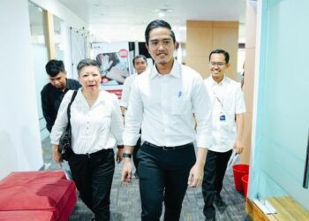 Putra Bungsu Presiden Jokowi, Kaesang Pangarep, saat berkunjung ke KPK dalam rangka klarifikasi isu jet pribadi pada Selasa (17/9/24). Sumner foto : istimewa.