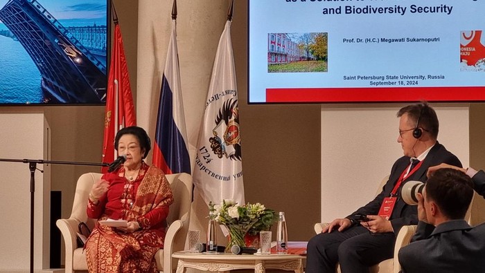 Megawati saat menjadi keynote speaker dalam dialog bersama rektor universitas se Rusia. Sumber foto : Haris/Detik.
