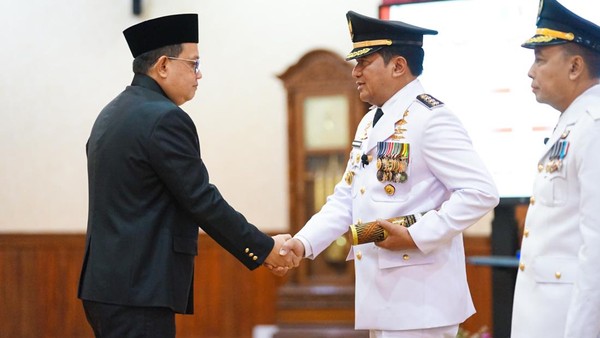 Pelantikan Nur Kholis dan Mohamad Taufik Kurniawan sebagai Pj Bupati Pasuruan dan Pj Walikota Probolinggo.