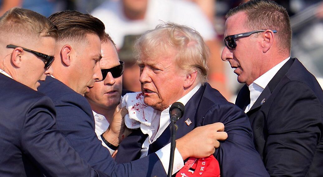 Donald Trump dan Secret Service.