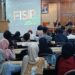 Anas Urbaningrum saat memberikan kuliah umum di Fakultas Ilmu Sosial dan Ilmu Politik Universitas Airlangga, Senin (14/10/2024)
