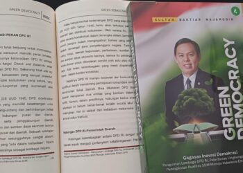 Cover Buku Green Democracy