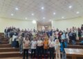 Pose Bersama Pemateri dan Peserta Gelaran Bedah Buku P2KM UIN Ciputat