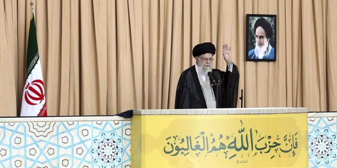 Pemimpin Iran Ayatollah Ali Khamenei pimpin khotbah Jumat di Teheran, usai kematian pemimpin Hizbullah, Hassan Nasrallah.