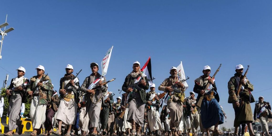Parade Ribuan Milisi Houthi Yaman