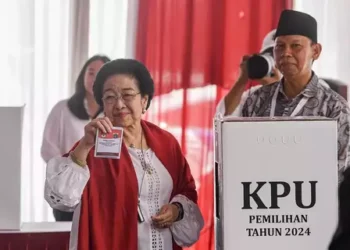 Ketua Umum PDI Perjuangan, Megawati Sukarnoputri, saat mencoblos dalam gelaran Pilkada serentak 2024 kemarin di Jakarta, Rabu (27/11/2024)
