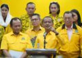 Ketua Umum (Ketum) Partai Golkar Bahlil Lahadalia didampingi jajaran pimpinan, secara resmi mengumumkan susunan lengkap kepengurusan Dewan Pimpinan Pusat (DPP) Partai Golkar periode 2024-2029 yang terdiri dari 150 lebih anggota, di kantor DPP Partai Golkar, Jakarta, Kamis (7/11). Sumber foto : Instagram Golkar Indonesia