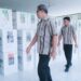 Petugas penyelenggara pemilu saat memantau logistik Kotak Suara. Sumber : istimewa