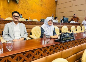 Anggota Komisi V DPR RI Fraksi PKS, Reni Astuti (kanan).