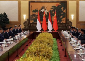 Presiden China Xi Jinping dan Presiden Indonesia Prabowo Subianto menghadiri pertemuan di Great Hall of The People di Beijing, China, 9 November 2024. REUTERS/Florence Lo