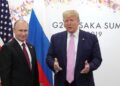 Vladimir Putin dan Donald Trump, dalam pertemuan di Osaka, 28 Juni 2019. Sumber foto : Sputnik/Mikhail Klimentyev/Kremlin via REUTERS