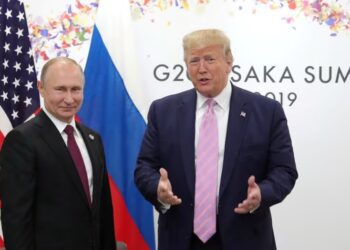 Vladimir Putin dan Donald Trump, dalam pertemuan di Osaka, 28 Juni 2019. Sumber foto : Sputnik/Mikhail Klimentyev/Kremlin via REUTERS