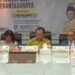 Ketua Fraksi Partai Golkar DPR RI, M. Sarmuji (tengah),