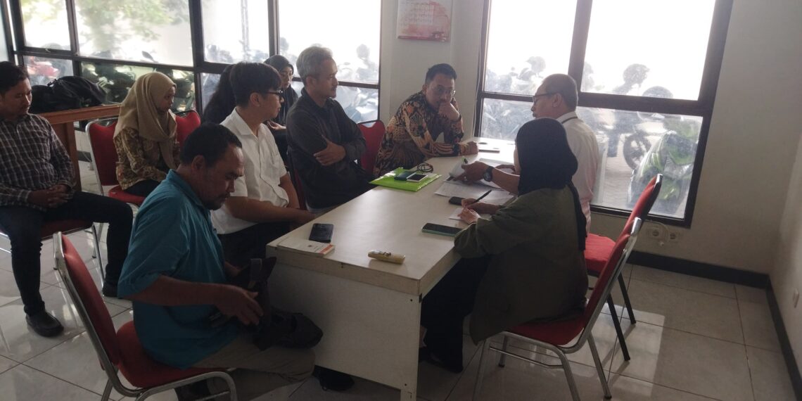 Mediasi Terakhir antara koresponden CNN Indonesia, Miftah Faridl dan CNN Indonesia kemarin di Surabaya, (13/11/2024).