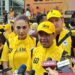 Bahlil Lahadalia, Sari Yuliati dan Sarmuji beserta jajaran pengurus DPP Partai Golkar dalam acara Senam Partai di Kantor DPP Golkar, Jakarta Barat, Sabtu (16/11) menyambut HUT ke-60 Partai Golkar.