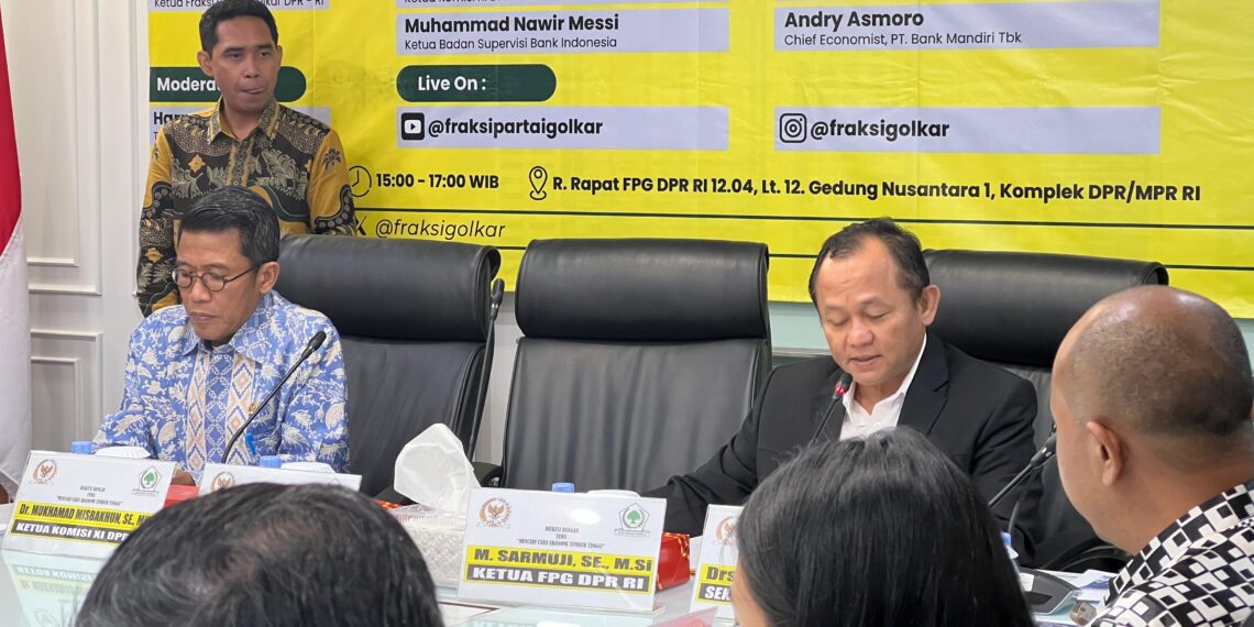 Diskusi Fraksi Partai Golkar bertajuk "Mencari Cara Ekonomi Tumbuh Tinggi" yang digelar Fraksi Partai Golkar di Gedung Parlemen, Jakarta, Selasa (19/11/2024).