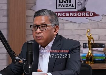 Tangkapan layar saat Hasto Kristiyanto menjadi narasumber di acara podcast Akbar Faisal Uncensored pada Jum'at (22/11/2024) malam.