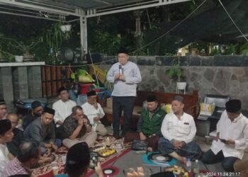Ketua Umum Partai Kebangkitan Nusantara (PKN) sekaligus Ketua Umum PB HMI Periode 1997-1999, Anas Urbaningrum, saat menyampaikan testimoni pada Peringatan 7 Hari Almarhum Kholis Malik di Jakarta, pada Minggu (24/11/2024)