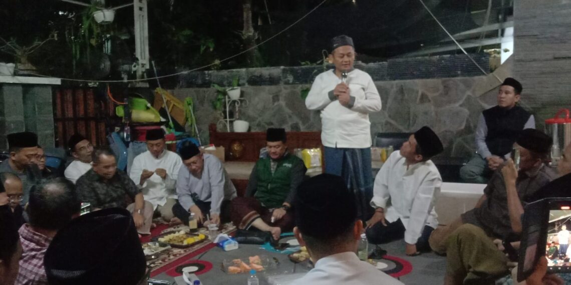 Sekjen Partai Golkar, M.Sarmuji, saat memberikan testimoni pada peringatan malam ke-7 meninggalnya politisi Partai Golkar yang juga mantan Ketua Umum PB HMI 2002-2004, Kholis Malik di Jakarta pada Minggu (24/11/2024).