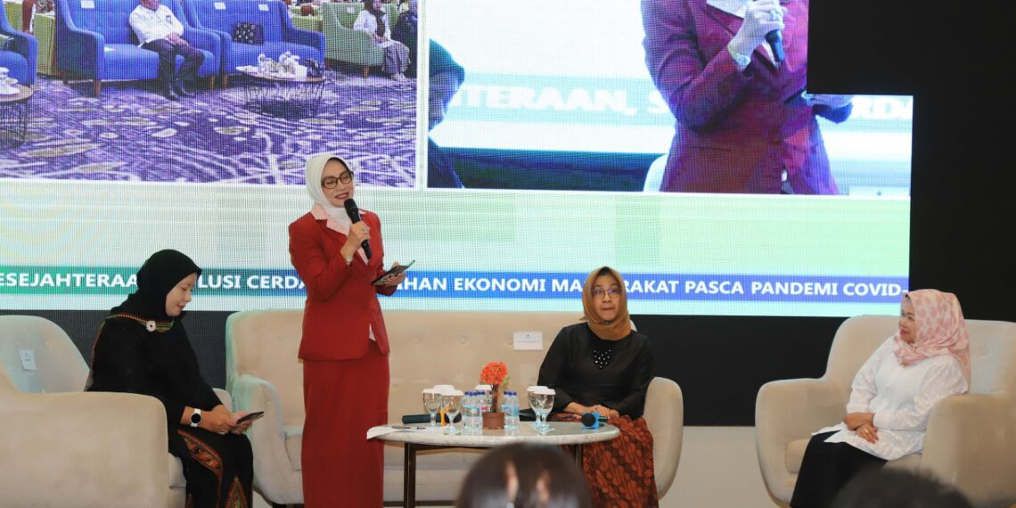 Marlinda Irwanti Poernomo saat menyampaikan pemaparan dalam Seminar Literasi yang digelar di Jakarta, pada Senin (25/11/2024).