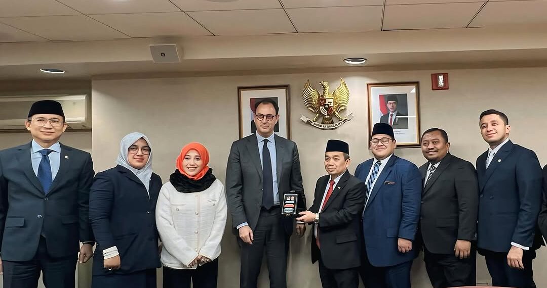 Kunjungan kerja DPR RI ke Amerika Serikat menemui Perwakilan Khusus Sekretaris Jenderal PBB untuk Kekerasan terhadap Anak atau Special Representatives of Secretary General (SRSG) for Violence Against Children di Markas PBB di New York, Amerika Serikat. (12/12/2024).
