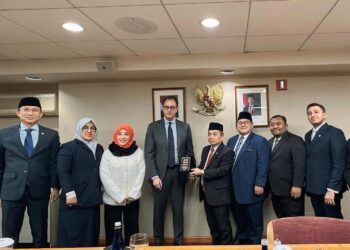 Kunjungan kerja DPR RI ke Amerika Serikat menemui Perwakilan Khusus Sekretaris Jenderal PBB untuk Kekerasan terhadap Anak atau Special Representatives of Secretary General (SRSG) for Violence Against Children di Markas PBB di New York, Amerika Serikat. (12/12/2024).
