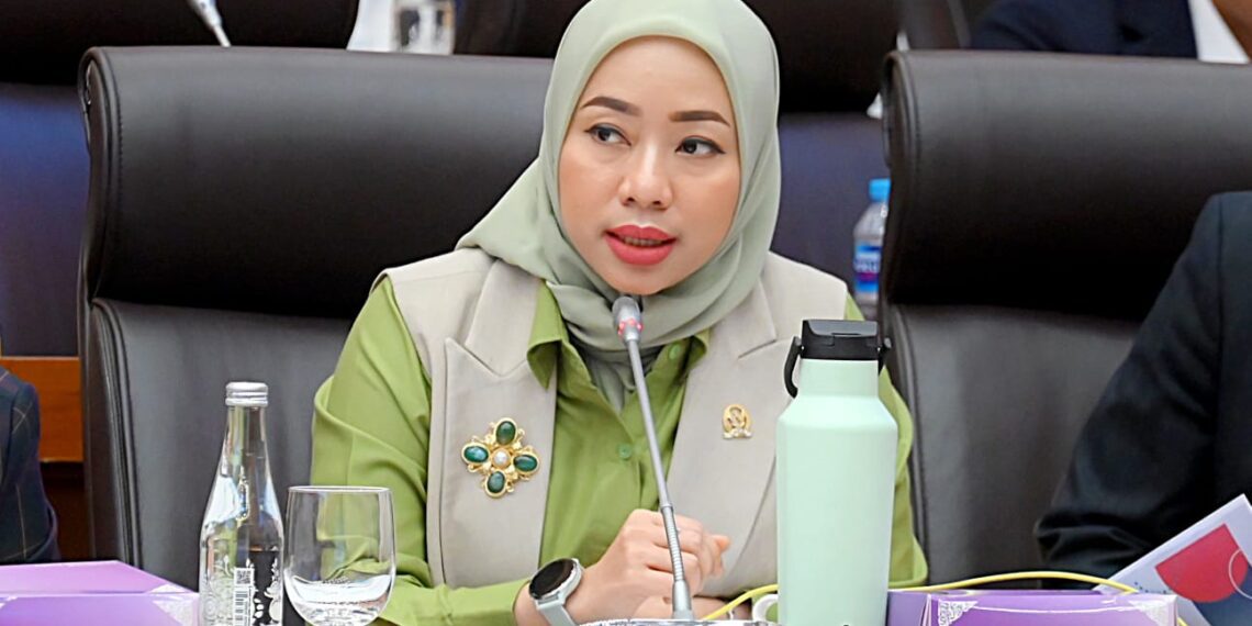 Anggota Komisi XII DPR RI, Ratna Juwita