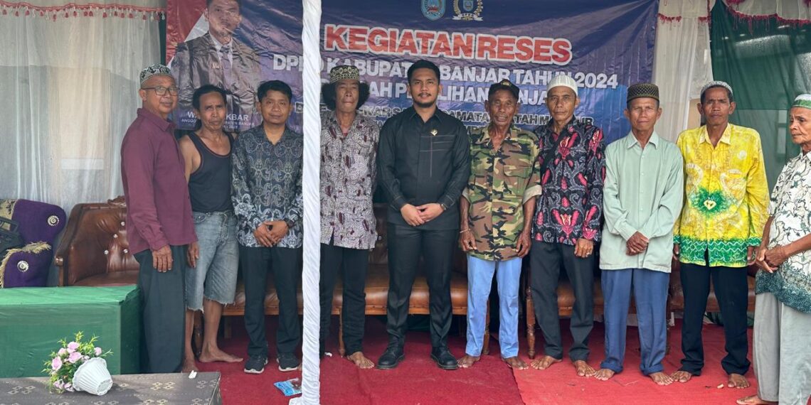 Anggota DPRD Kabupaten Banjar periode 2024-2029, Wahyu Akbar, saat menggelar reses perdana di Desa Bangkal Tengah, Kecamatan Tatah Makmur, Sabtu (7/12).