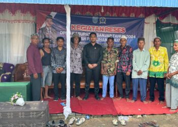 Anggota DPRD Kabupaten Banjar periode 2024-2029, Wahyu Akbar, saat menggelar reses perdana di Desa Bangkal Tengah, Kecamatan Tatah Makmur, Sabtu (7/12).