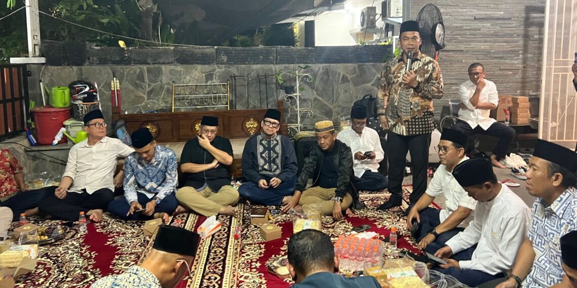 Menteri Wihaji saat menyampaikan sambutan dalam acara peringatan 40 hari meninggalnya Kholis Malik (Politisi Partai Golkar) di Cakung Jakarta pada Jum'at (27/12/2024)