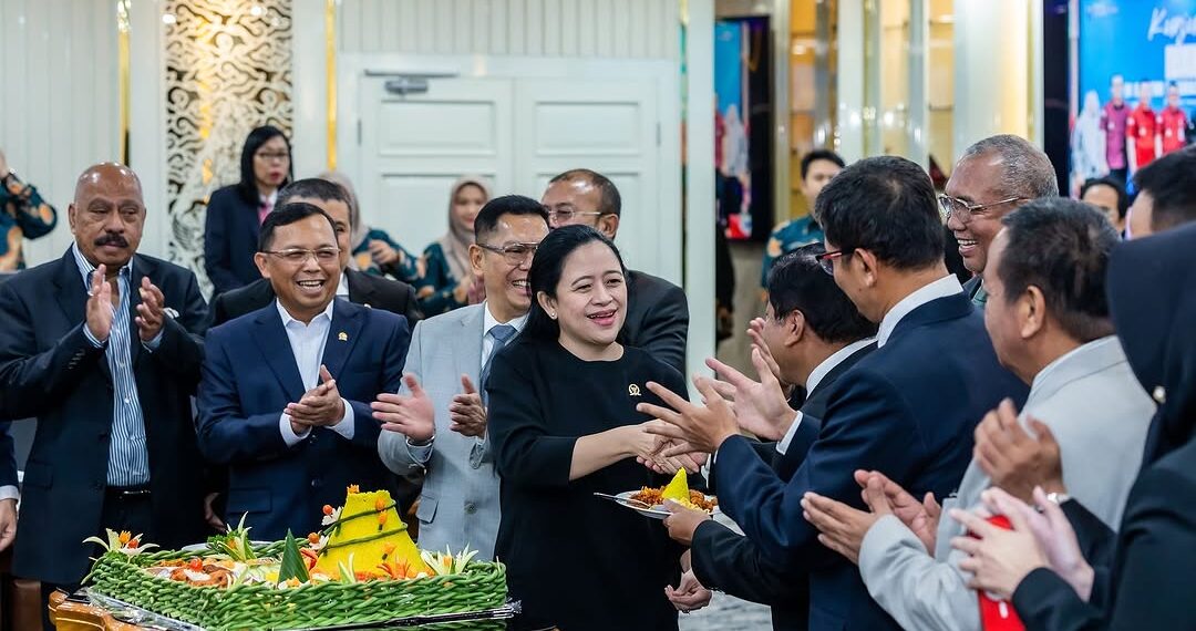 Ketua DPR RI, Puan Maharani, dalam sebuah acara peresmian ruangan Badan Akuntabilitas Keuangan Negara (BAKN). Sumber foto : Instagram @puanmaharaniri