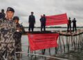Kementerian Kelautan dan Perikanan (KKP) menghentikan kegiatan pemagaran laut tanpa izin di Tangerang, Banten yang sebelumnya viral di media sosial. Sumber foto : Humas Ditjen PSDKP