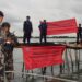 Kementerian Kelautan dan Perikanan (KKP) menghentikan kegiatan pemagaran laut tanpa izin di Tangerang, Banten yang sebelumnya viral di media sosial. Sumber foto : Humas Ditjen PSDKP