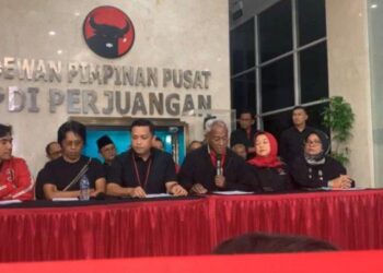Konferensi pers DPP PDI Perjuangan mengenai penetapan tersangka Hasto Kristiyanto oleh lembaga ani rasuah, KPK.