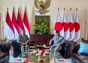 Presiden Prabowo Subianto (kanan) dan Perdana Menteri Jepang Shigeru Ishiba (kiri) duduk bersama di ruang kerja Presiden saat kunjungan kenegaraan di Istana Bogor, Kota Bogor, Jawa Barat, Sabtu (11/1/2025)/Foto: ANTARA.