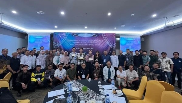 PT Bhakti Unggul Teknovasi saat menyelenggarakan kegiatan Workshop Cybersecurity Essentials: “Protecting Personal and Organizational Data” yang berlangsung di ZHM Premiere Hotel Padang pada Rabu (4/9/2024) lalu.