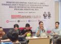 Miftahul Arifin, Koordinator Nasional Kawal Pemilu dan Demokrasi (dua dari kanan) dalam suatu acara di Jakarta.