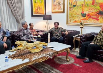 Bamsoet saat menerima Rektor Universitas Perwira Purbalingga (Unperba) Eming Sudiyana di Jakarta, Kamis (8/2/25).