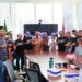 Rektor Universitas Insan Cita Indonesia, Prof. La Ode M.Kamaluddin saat berpose bersama awak media dalam acara silaturahmi UICI dan Awak Media di Meeting Point UICI di bilangan Kuningan Jakarta pada Selasa (18/02/2025).