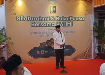 Presidium Majelis Nasional KAHMI, Abdullah Puteh, saat menyampaikan sambutan dalam acara silaturahmi dan buka puasa bersama KAHMI di rumah dinas Menteri ESDM, Bahlil Lahadalia di Jakarta pada Rabu (12/3/2025).