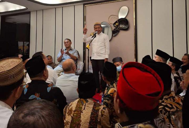 Bahlil Lahadalia (Menteri ESDM) dalam acara Silaturahmi dan Buka Puasa Bersama KAHMI di Jakarta pada Rabu (12/3/2025).
