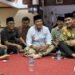 Direktur Eksekutif Yayasan Bangka Belitung Kreatif, Fauzan Azima bersama dengan Menteri Kependudukan dan Pembangunan Keluarga/BKKBN, Dr. Wihaji, S.Ag., M.Pd., Ahmad Yohan (Wakil Ketua Komisi IV DPR RI/Presidium MN KAHMI) dalam acara Buka Puasa Bersama KAHMI yang digelar di Jakarta pada Kamis (13/3/2025).