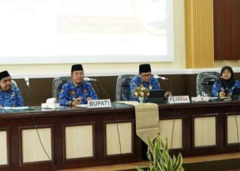Rapat koordinasi (Rakor) Pemkab Bondowoso di Ruang Sabha Bina Praja I, Sekretariat Daerah Bondowoso, Senin (17/3/2025).