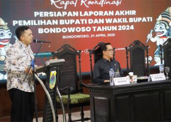Komisi Pemilihan Umum (KPU) Kabupaten Bondowoso menggelar Rapat Koordinasi Persiapan Laporan Akhir Pemilihan Bupati dan Wakil Bupati Bondowoso Tahun 2024. Kegiatan ini berlangsung pada Senin, 21 April 2025, bertempat di Pendopo Raden Bagus Asra.