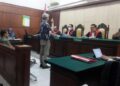 Persidangan perselisihan hubungan industrial atau PHI yang melibatkan jurnalis Miftah Faridl melawan perusahaan tempatnya bekerja, CNN Indonesia di PN Surabaya pada Selasa (4/3/2025) lalu. Sumber foto : Aliansi Jurnalis Independen (AJI).